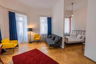 Отель Hotel Salve Тбилиси Семейный номер с балконом-4